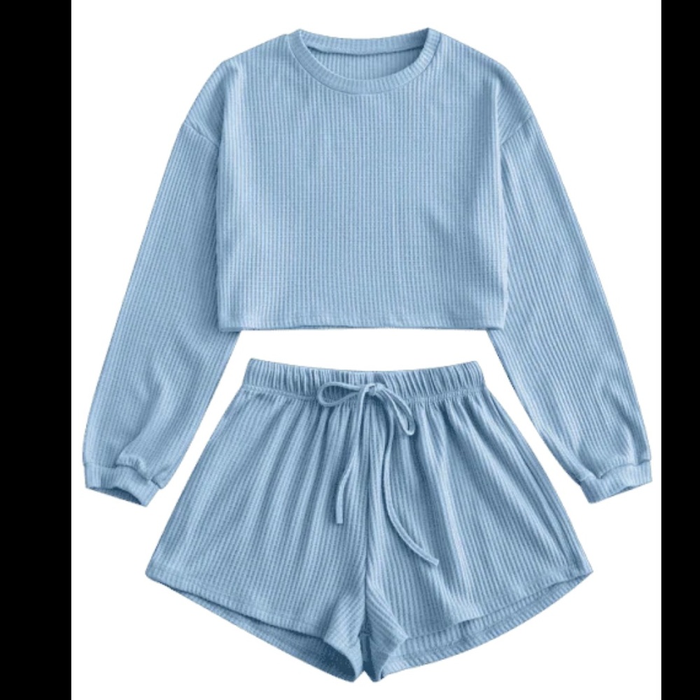 NWT Knitted drop shoulder drawstring shorts set